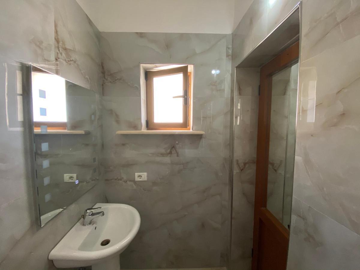 Guest House Lionel Durrës 외부 사진